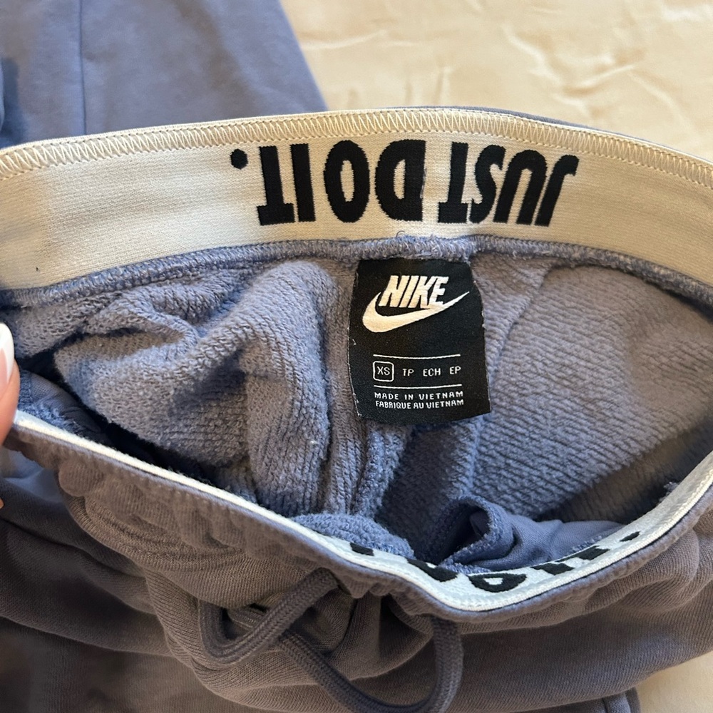Nike women’s Lavender Joggers and Hoodie